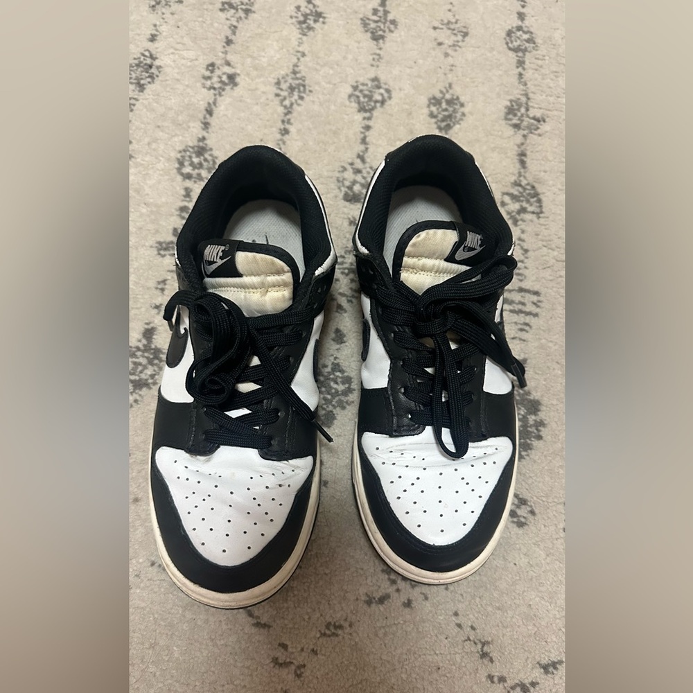Nike dunk low retro black and white panda